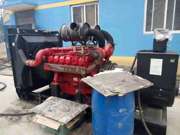 乌兰关于柴油发电机组水箱污垢的产生与清理