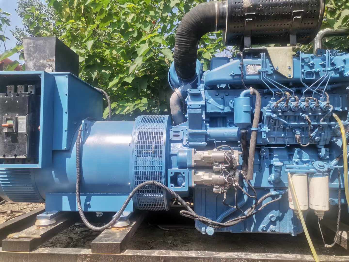 乌兰详细说明降低 800kW 柴油发电机输出电流波动的方法