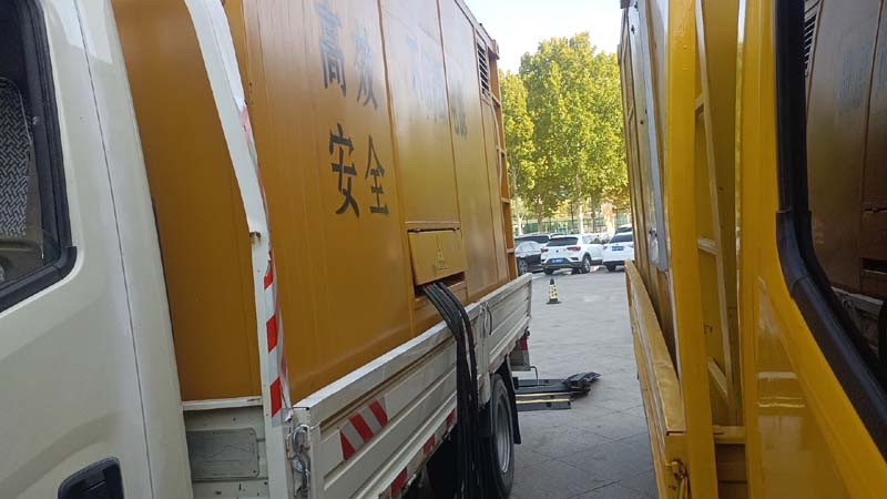 乌兰如何判断柴油发电机组和UPS电源的切换时间是否符合要求？