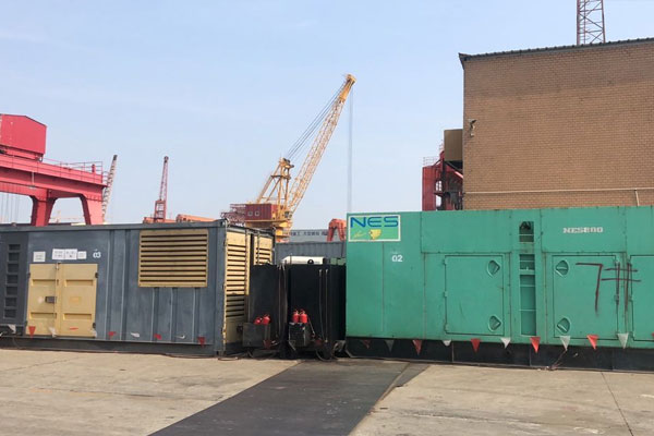 乌兰发电机出租空气滤清器的清洁频率是多少？